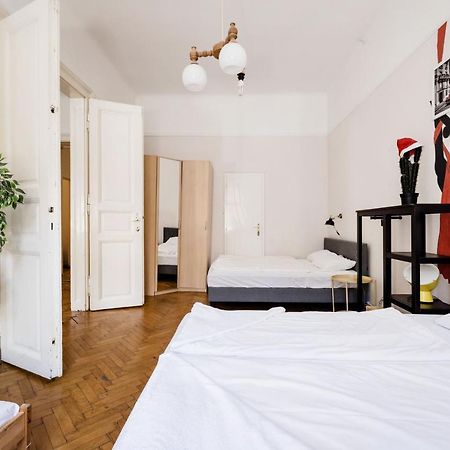 Downtown Circus Apartment Boedapest Buitenkant foto